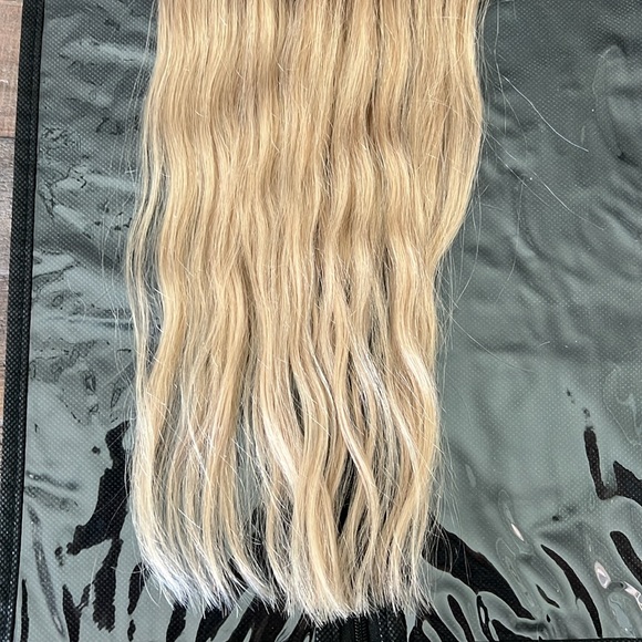 NEW-HIDDEN CROWN- BUNGEE PONYTAIL- COLOR 882 dark ash blonde wavy-human hair 18” - Picture 3 of 15